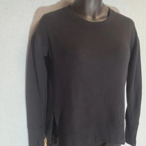 106- Womens Athleta  Long Sleeve Top Size XXS
